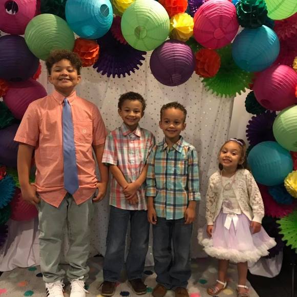 Meet your Posher, Delania - Picture 1 of 1